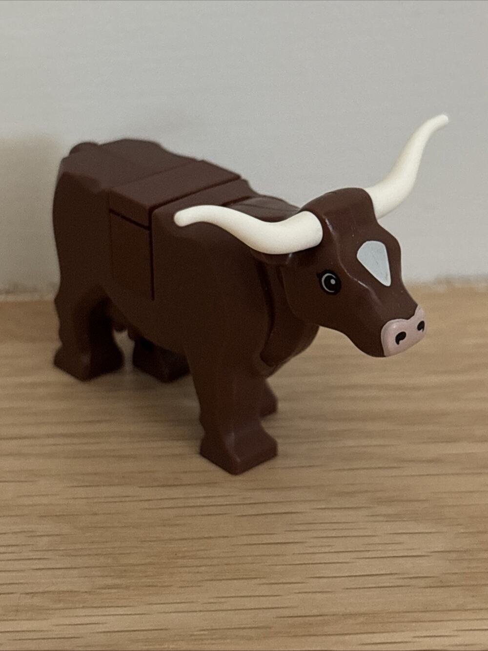 Lego Cow w/Light Nougat Muzzle & White Spot w/Long Horns Tile Top #64452pb01c02